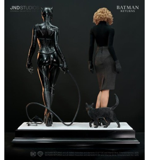 Batman Returns Catwoman (Dual Ver.) 1/3 Scale Statue Batman Returns Catwoman (Dual Ver.) 1/3 Scale Statue