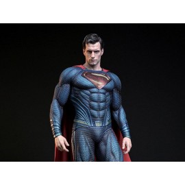Justice League Hyperreal Platinum Superman (Blue Suit) 1/3 Scale Statue Justice League Hyperreal Platinum Superman (Blue Suit) 1/3 Scale Statue
