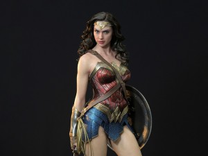Justice League Hyperreal Platinum Wonder Woman 1/3 Scale Statue