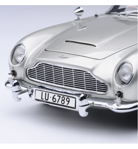 AUTOart Aston Martin DB5 w. Weapons - Goldfinger 1:18 AUTOart Aston Martin DB5 w. Weapons - Goldfinger 1:18