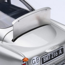 AUTOart Aston Martin DB5 w. Weapons - Goldfinger 1:18
