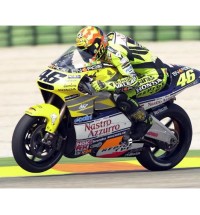 Minichamps Honda NSR 500 'Dirty Version' - 2001 500cc World Champion - #46 V. Rossi 1:12
