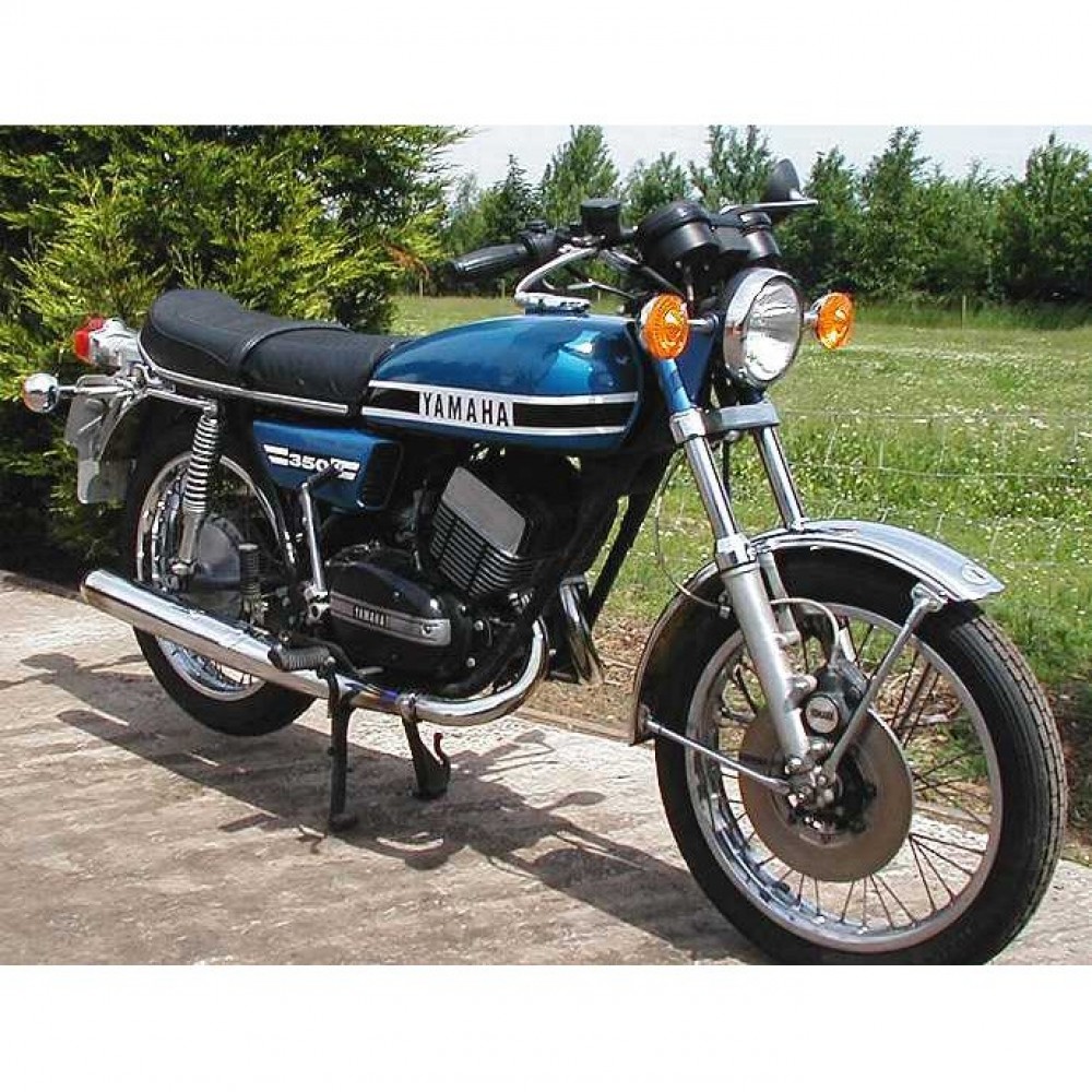 Minichamps Yamaha RD 350 1973 - Blue Metallic 1:12