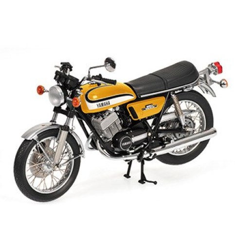 Minichamps Yamaha RD 350 1973 - Orange 1:12 Minichamps Yamaha RD 350 1973 - Orange 1:12