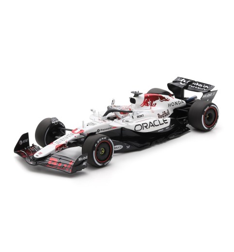 Spark Red Bull RB21 w. Pit Board - 1st 2025 Japanese Grand Prix - #1 Max Verstappen 1:12 Model Car